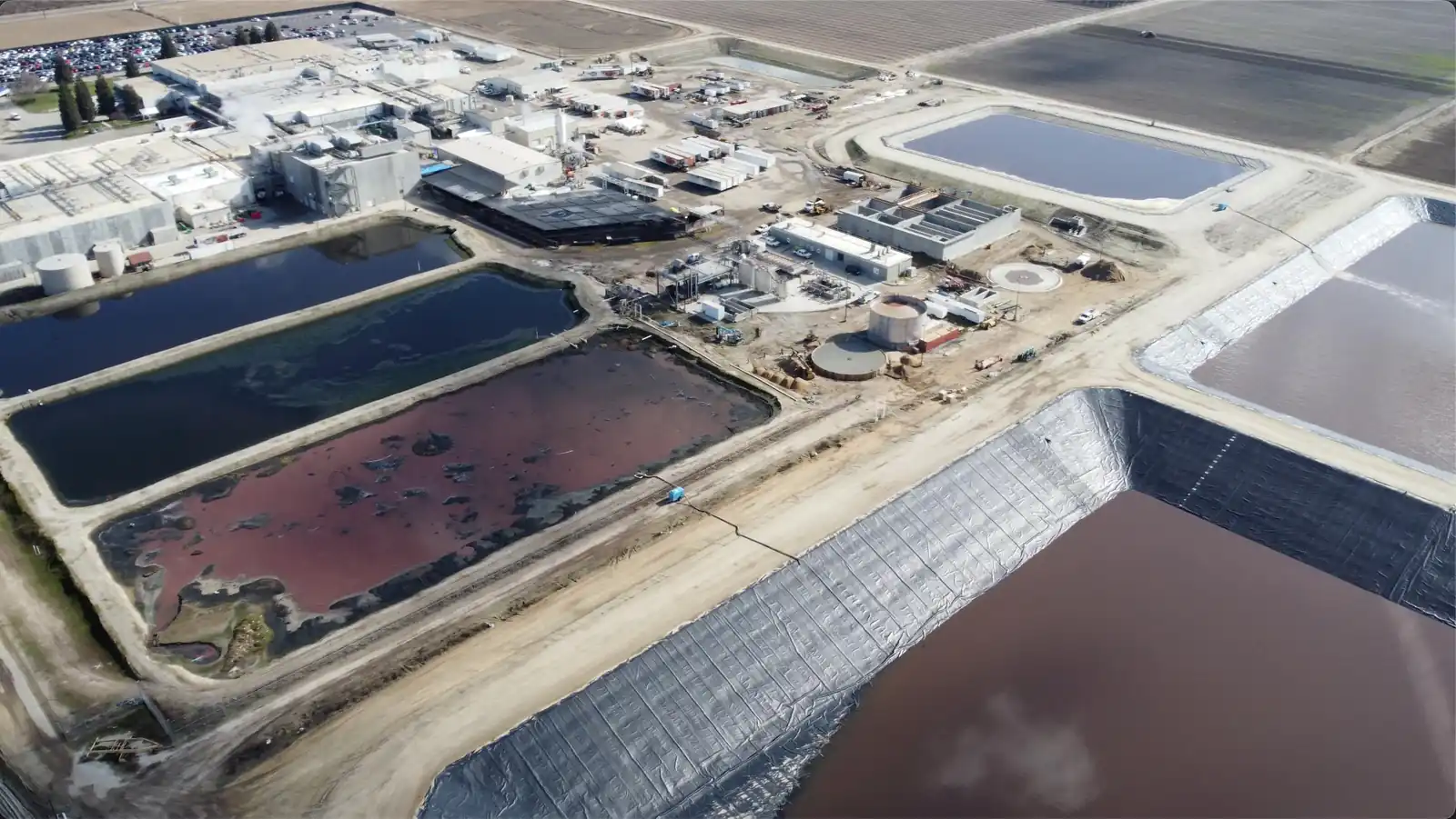 Manure lagoons at Harris Ranch Slaughterhouse